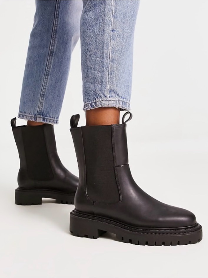 Monki Pull On Chelsea Boots Black Size 40 (~Us 9)